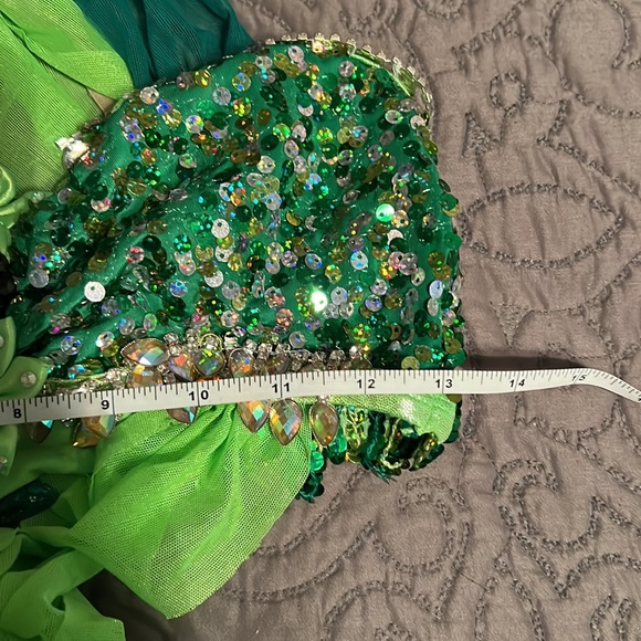 Dance costume - Picture 3 of 3